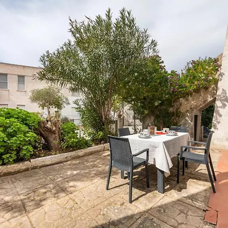 Ca' Della Seta - Calamenhir Ferienhaus Calasetta